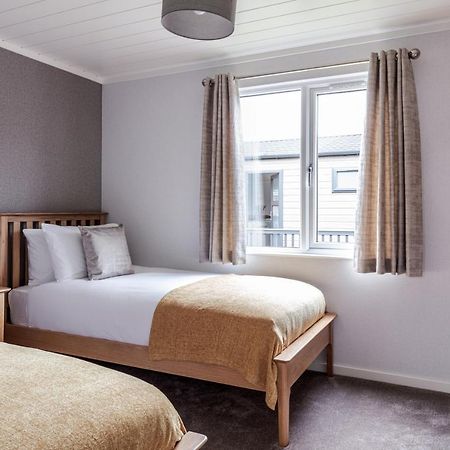 Roydon Marina Village Lodges Eksteriør bilde