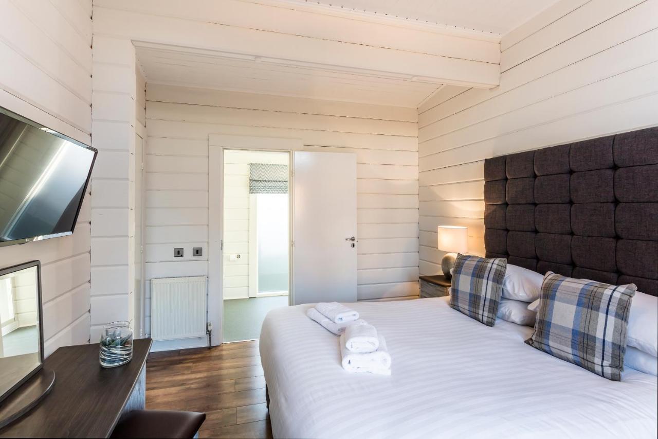 Roydon Marina Village Lodges Eksteriør bilde
