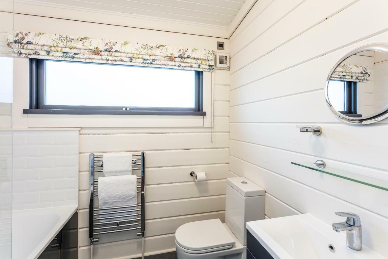 Roydon Marina Village Lodges Eksteriør bilde